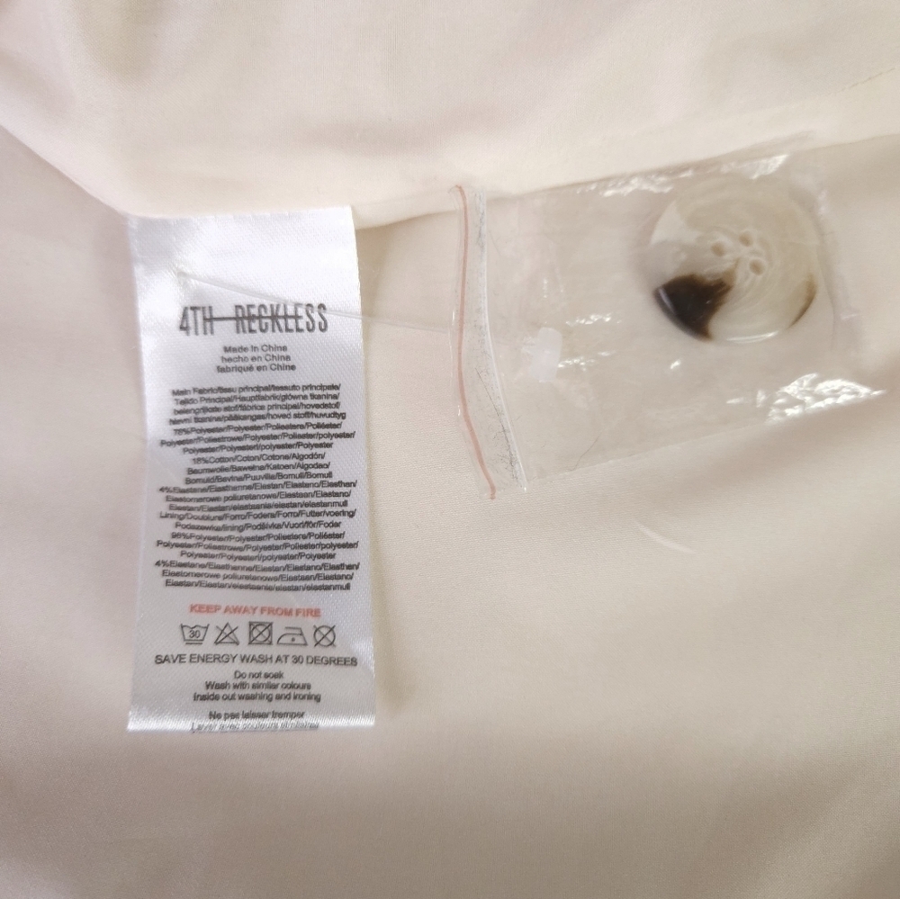 4th + Reckless Sleeveless Single Breast Oversized Blazer in Cream Size Small - Picture 12 of 16